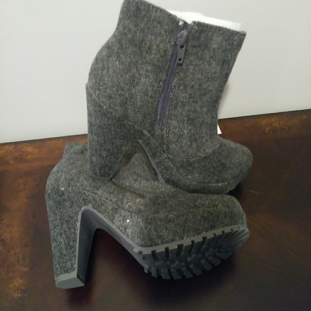 Bootie boots - Picture 2 of 2